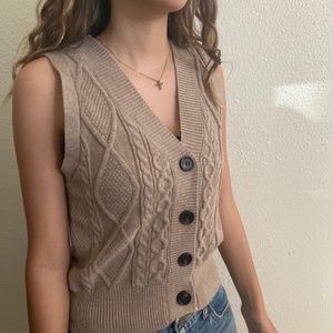 NWT light brown sweater vest w/ buttons